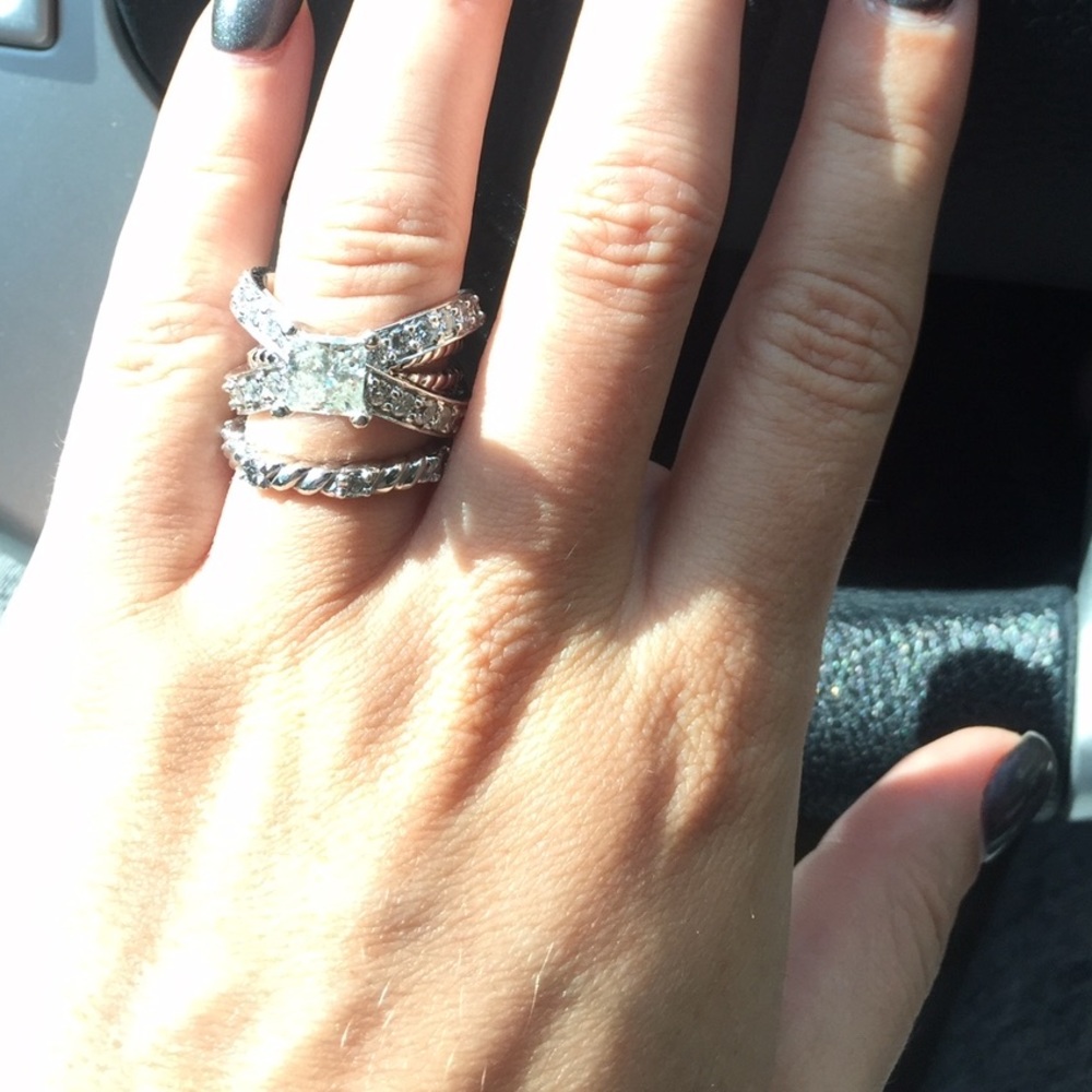 STUNNING CUSTOM ENGAGEMENT RING!!! - Picture 7 of 8